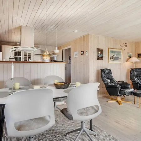 Eida - 400m From The Sea By Interhome *